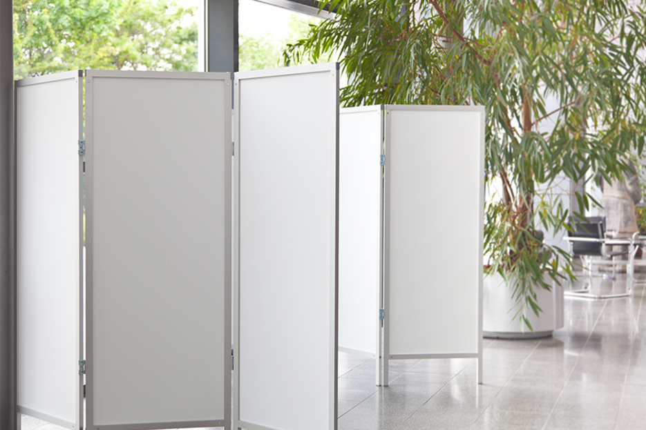 Paravents m�dicaux et autre mobilier